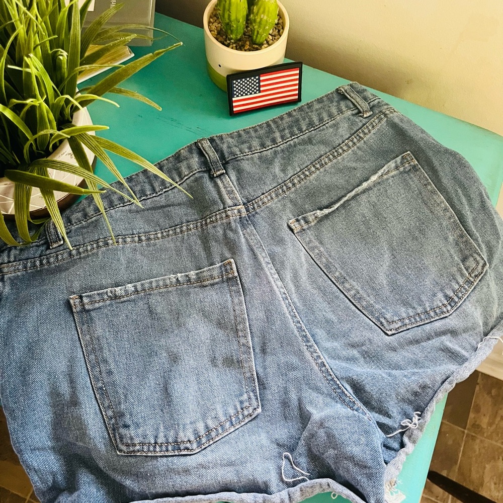 No Boundaries High-Waist Blue Denim Shorts with Star Accents - Picture 3 of 4